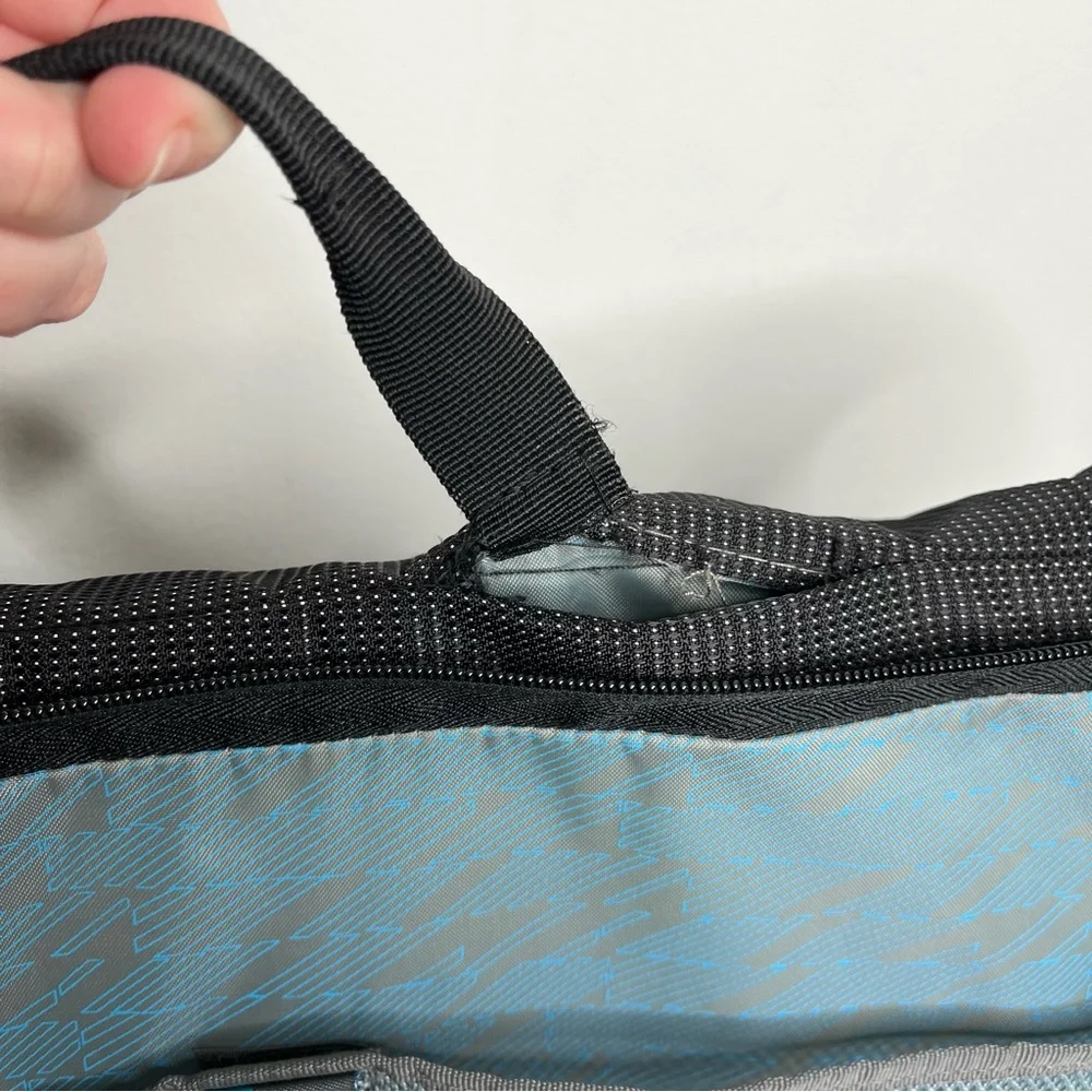 Thule Crossover TCMB-115 15.4-inch MacBook or PC Messenger Bag Ripped Handle